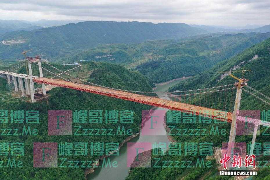 航拍建设中的贵州阳宝山特大桥