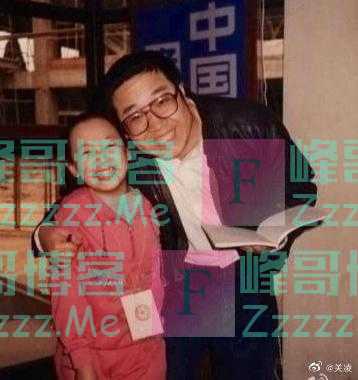 《我爱我家》开机28周年 关凌晒照为导演英达庆生
