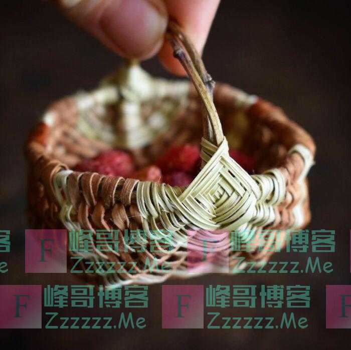 太可爱啦：手工编织的袖珍小篮子