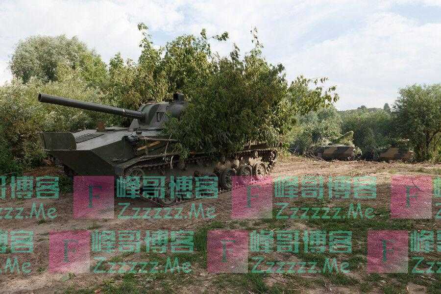 俄媒：俄军坦克战车将获得变色涂装，可根据周围景观改变颜色无法被跟踪