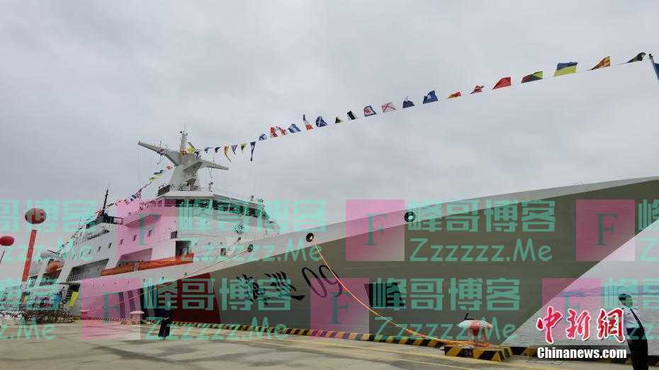 中国首艘万吨级海事巡逻船“海巡09”轮列编