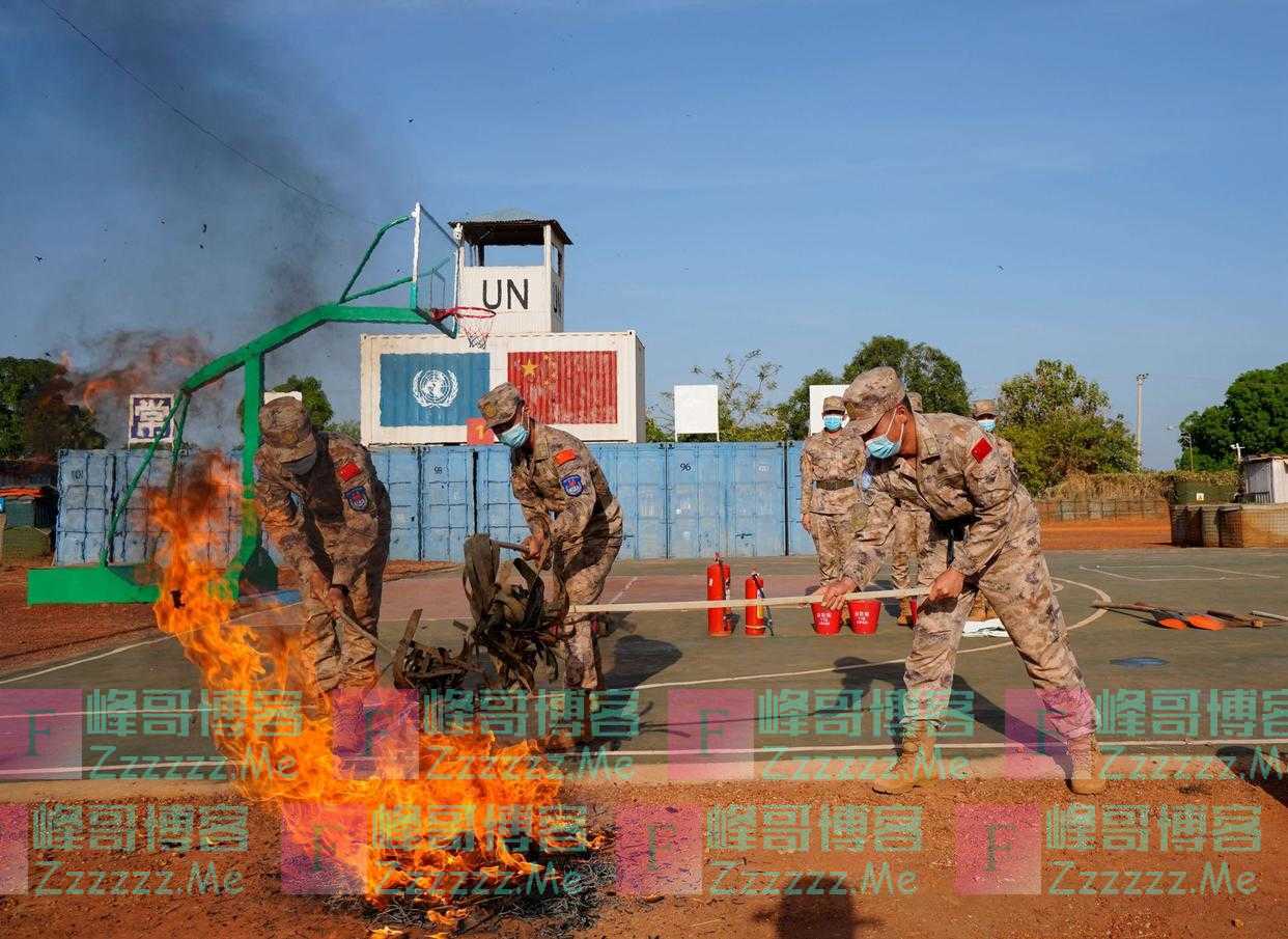 中国第12批赴南苏丹（瓦乌）维和工兵分队组织营区应急演练