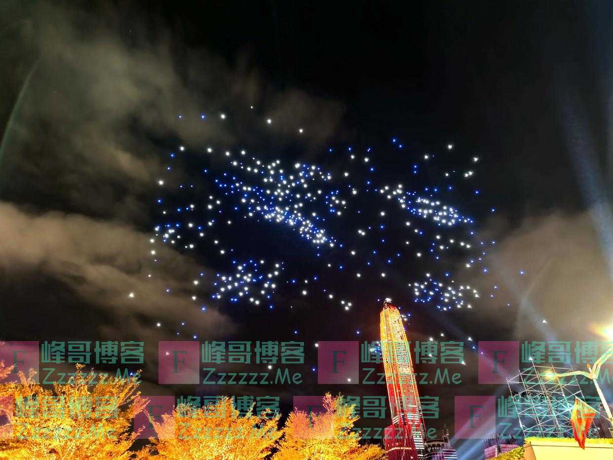 深圳2022架无人机摆出美丽雪花图案 庆祝北京冬奥会盛大开幕