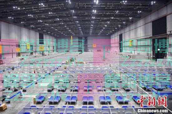 上海战“疫”：上海“四叶草”方舱医院3号馆交付使用