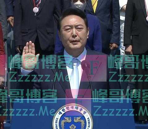 韩国新总统尹锡悦宣誓就职 朴槿惠文在寅同框现身