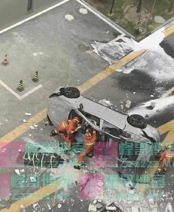 蔚来汽车冲出大楼坠落，两名试车员不幸身亡