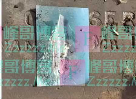 英国北洋水师水兵墓地前果然出现了