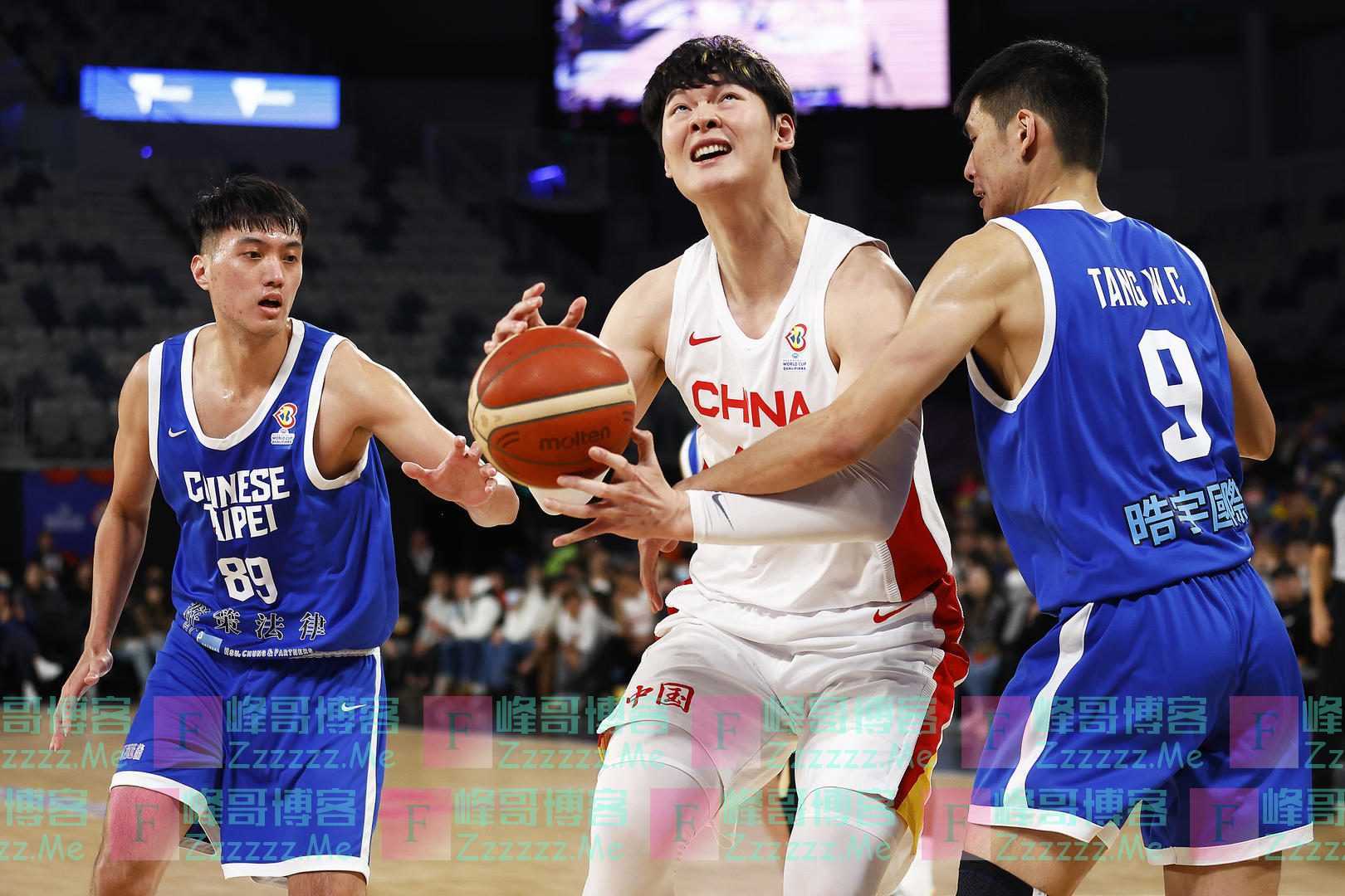4胜2负晋级！年轻的中国男篮在成长，“给自己的枷锁”何时解脱？