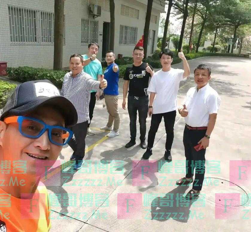 节俭还是小气？62岁何家劲工厂食堂请客，招待朋友吃两荤两素一汤