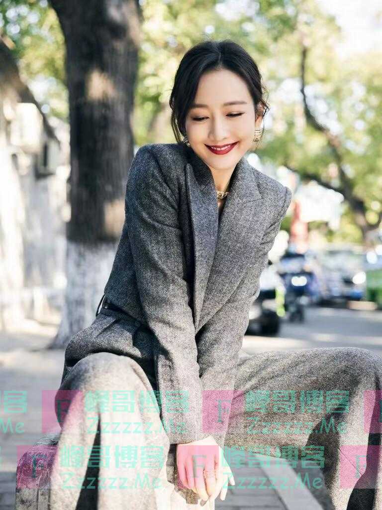 王鸥的穿搭太圈粉了！原来朴素的服装，才是优雅女人的首选