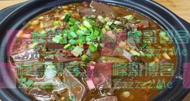 酸菜配鸭血，味道鲜美，味道鲜美，是一种很好的佐料
