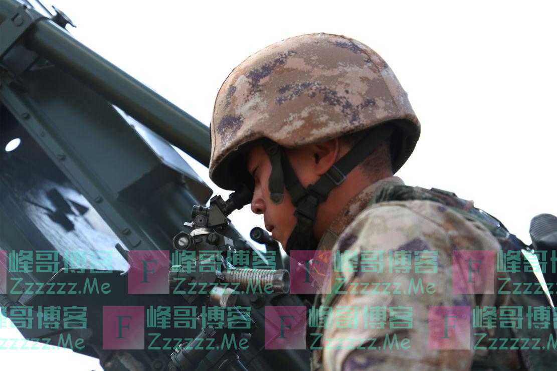 滇中高原：特战尖兵多武器实弹射击