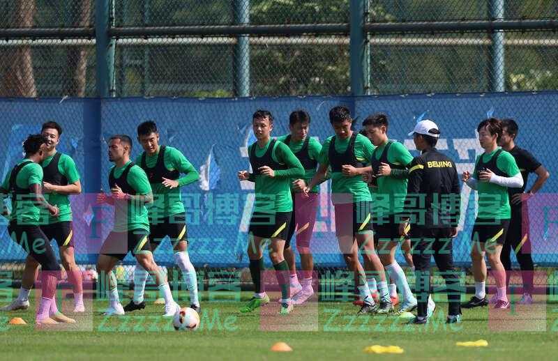 北京国安足球队举行内部教学比赛检验训练成果