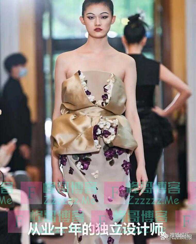 造型师晒与关晓彤合照，是梦幻联动了！