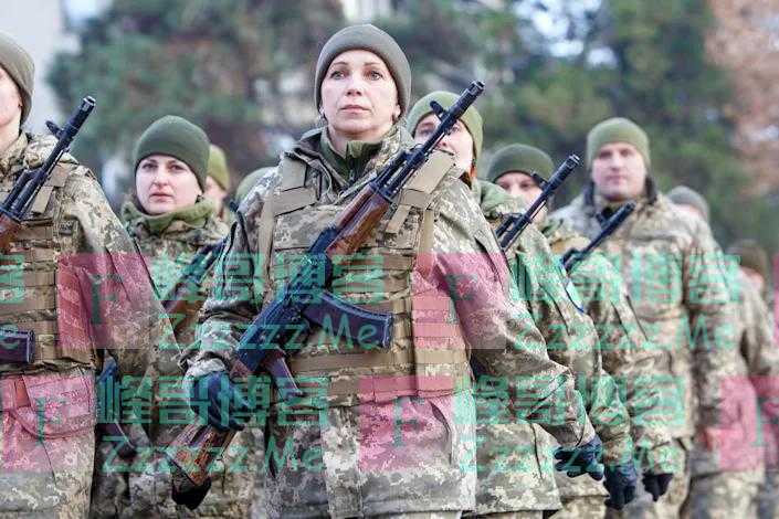 杨珈媛：战场背后，乌克兰女兵面对的是什么？