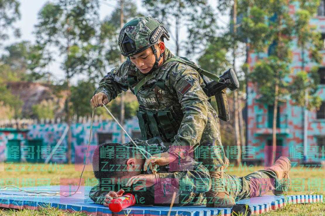 火力全开！直击武警官兵勤训轮换现场