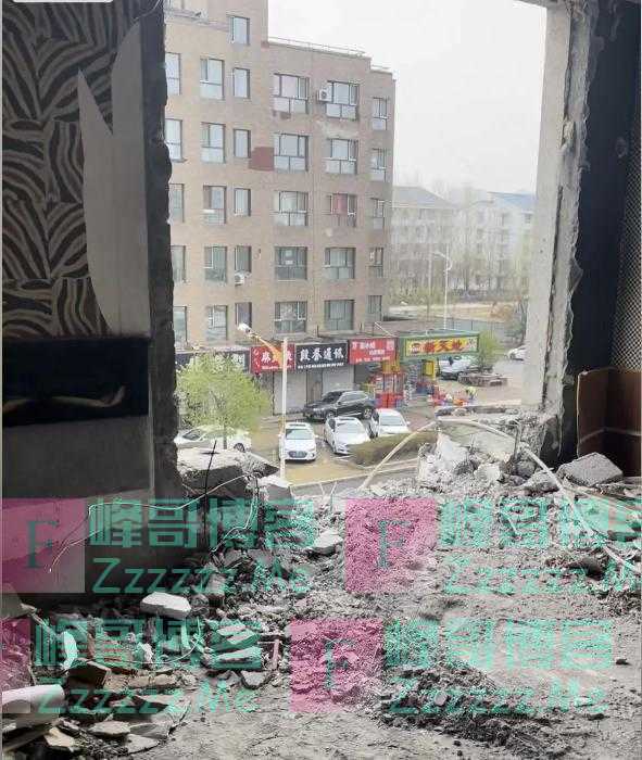 哈尔滨私砸承重墙居民楼现场：200多户居民紧急撤离住酒店，楼栋鉴定正在进行