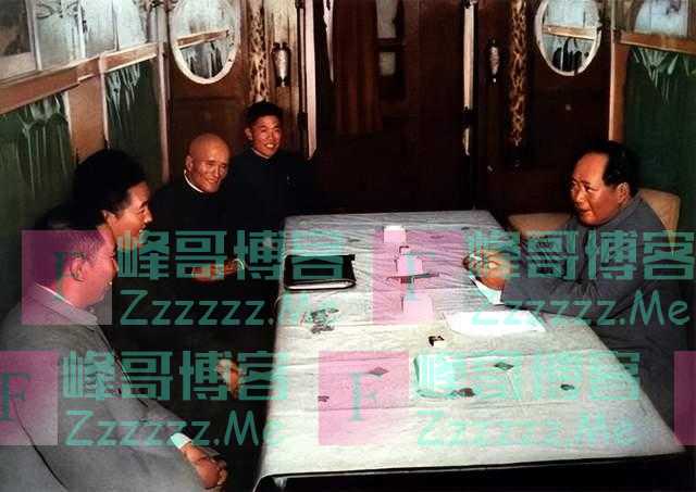 1981年，华国锋突然辞职，中央7位领导跟着隐退，究竟发生了什么