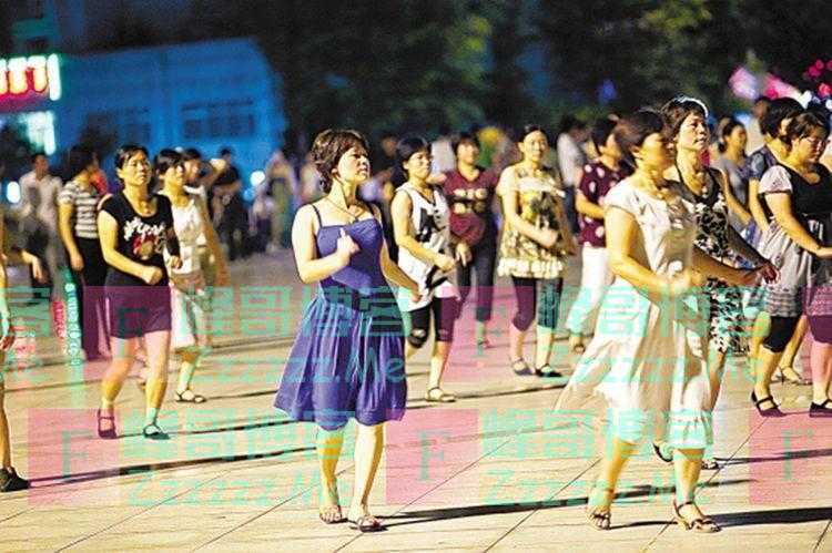 为什么很多中年女性沉迷广场舞，纯粹锻炼身体？其实存在三个猫腻