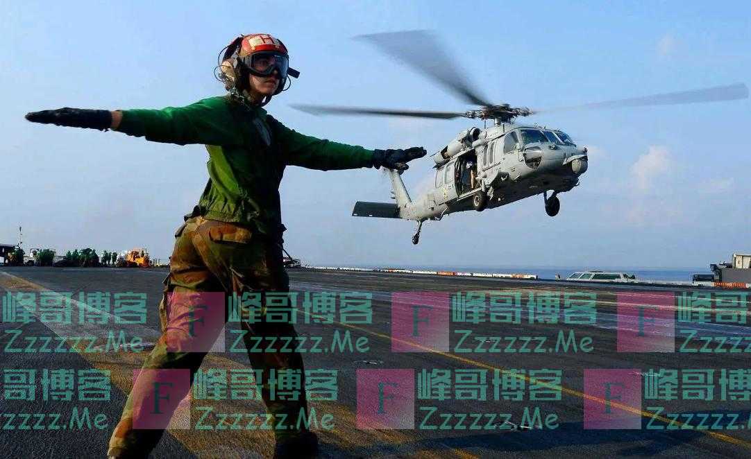 为何美国航母出海时，总要带足500名女兵同行？她们在航母上干啥