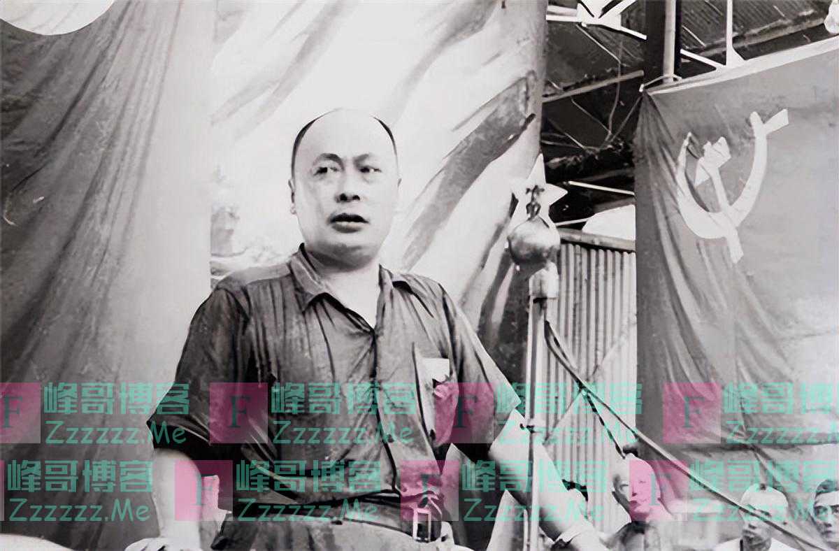 1955年，蒋介石看着十大元帅名单，指着陈毅苦笑道：这个人太厉害
