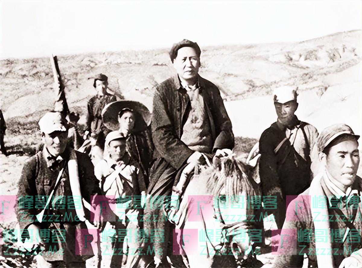 1955年，蒋介石看着十大元帅名单，指着陈毅苦笑道：这个人太厉害