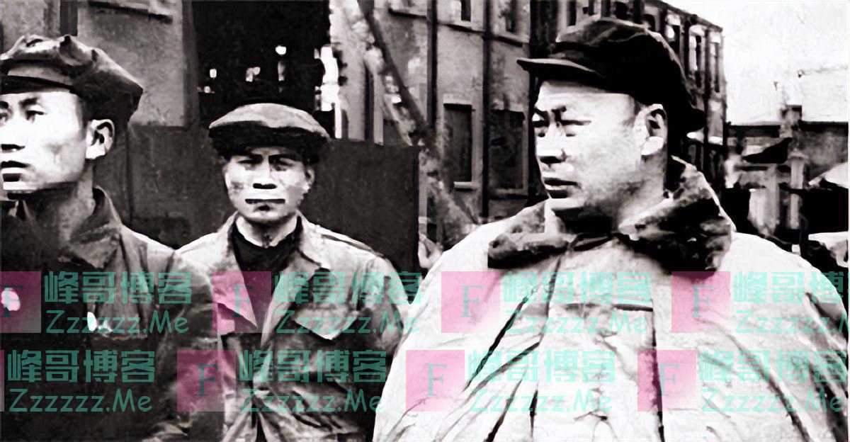 1955年，蒋介石看着十大元帅名单，指着陈毅苦笑道：这个人太厉害