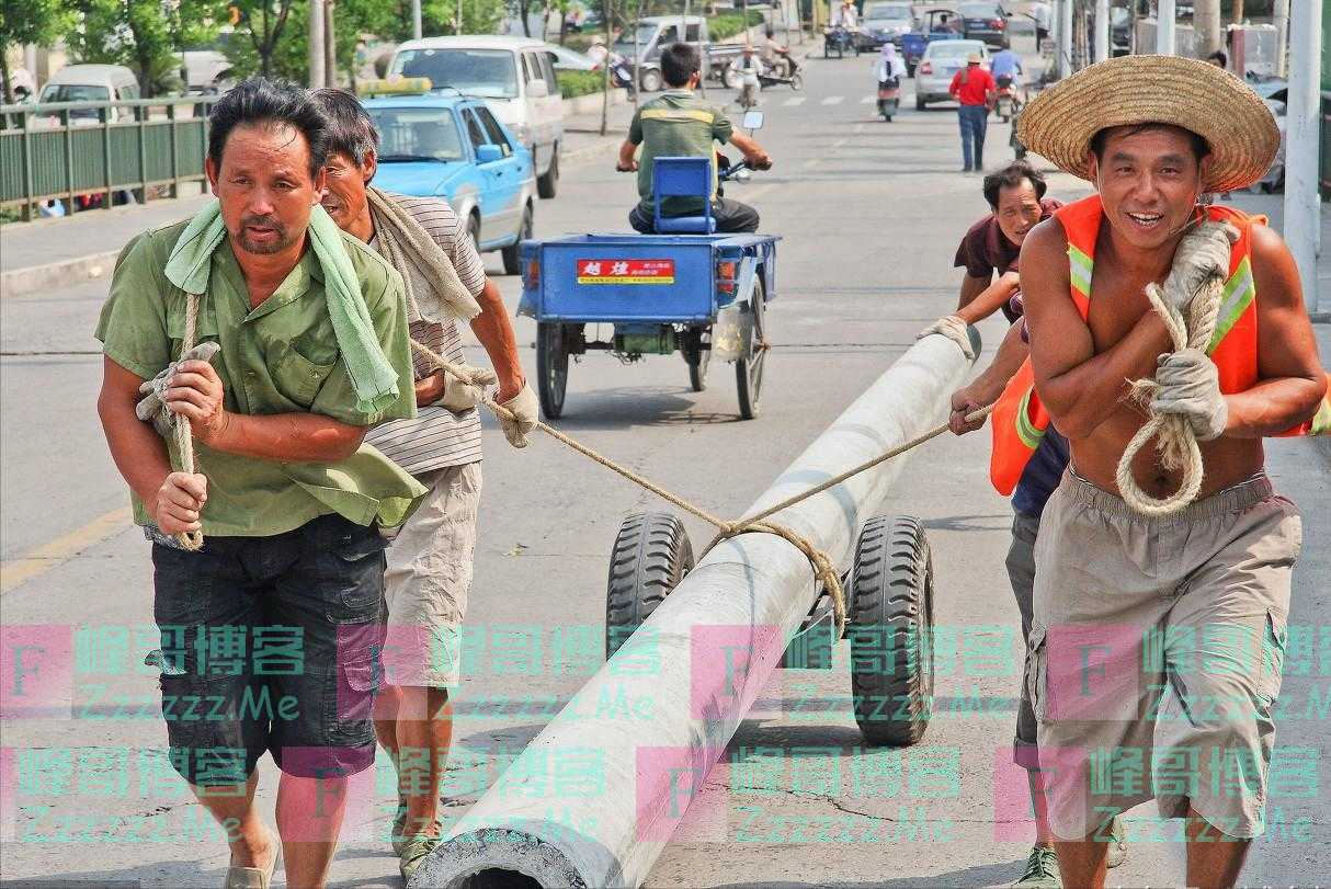 为什么农民工一天三四百依然穷，公务员一个月三千多却能买车买房