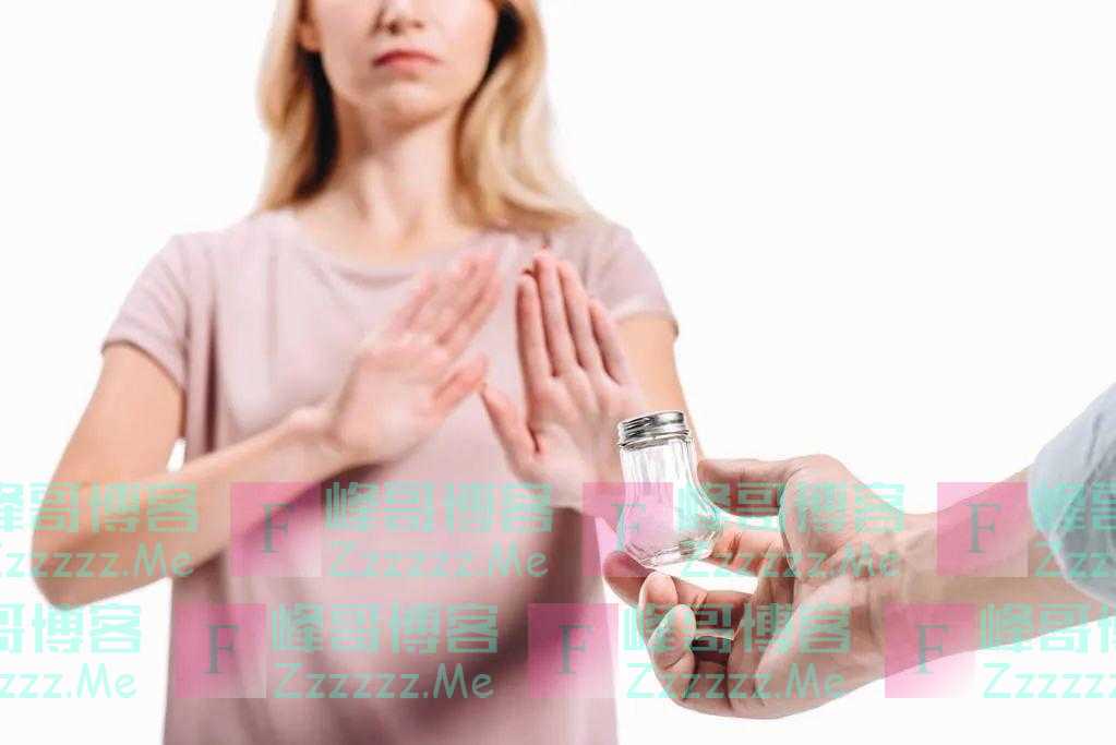晨起喝杯白开水，是“招湿气”还是“防中风”？真相让人意外，别当是小事就忽略了