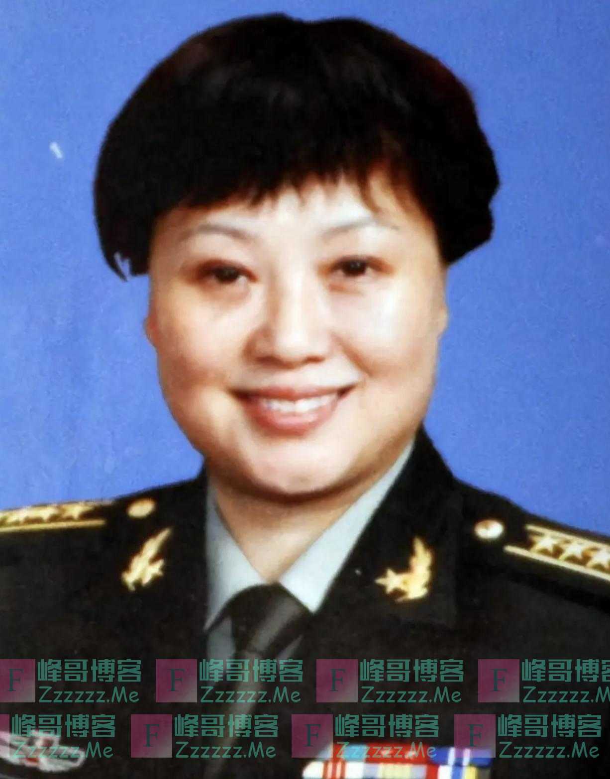 她是军中“女大老虎”：靠独门绝技征服高官，花大价钱买少将军衔