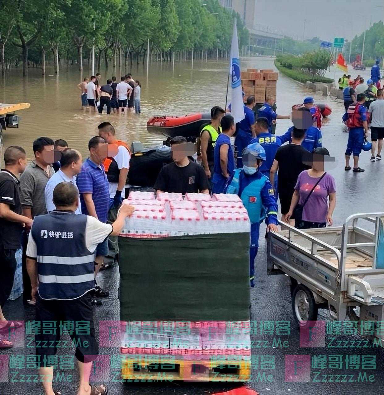 回顾K31列车被困郑州：乘客为求生疯狂抢食物，200名乘客选择破窗