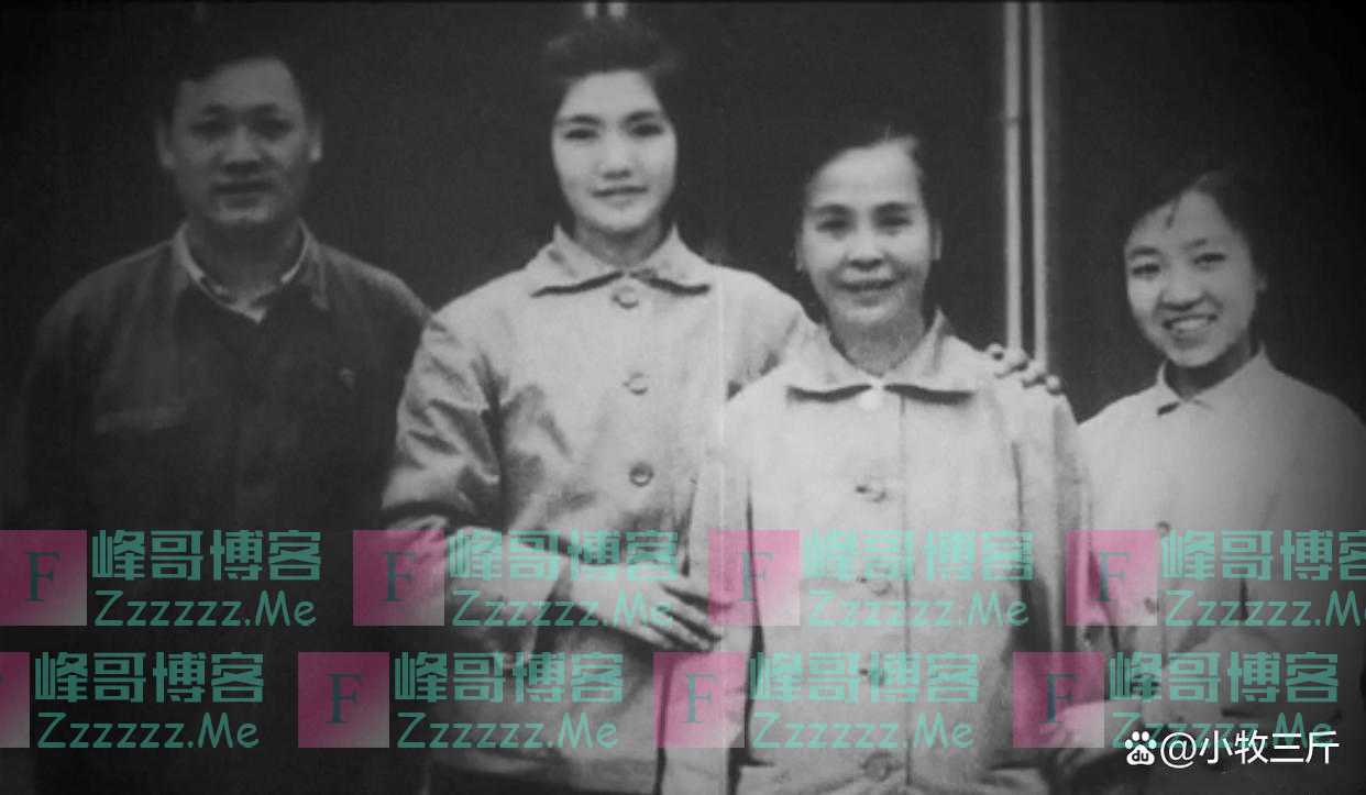 79年贺子珍去纪念堂，看到水晶棺下意识伸手，有人提醒：请勿触碰
