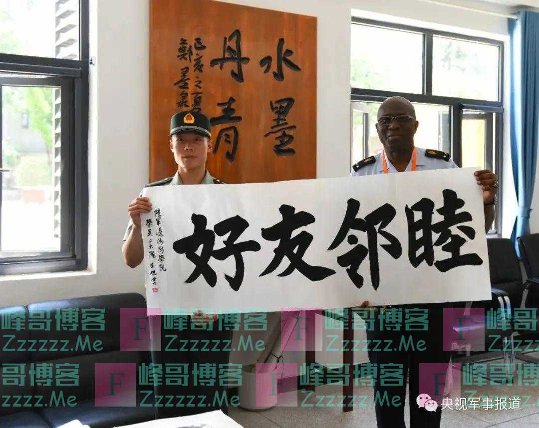 驻华武官赴中部战区参观访问