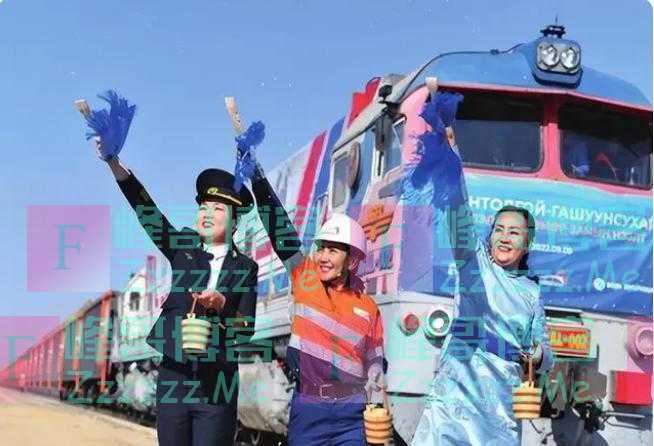 撕毁对华煤炭合约后，蒙古找上印度，提价80%，并想借用中方铁路