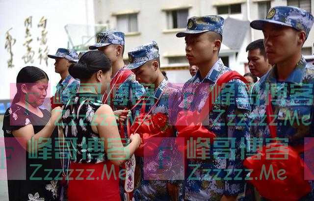 大专一年级去当兵和大学毕业去当兵，两者优缺点比较，建议了解