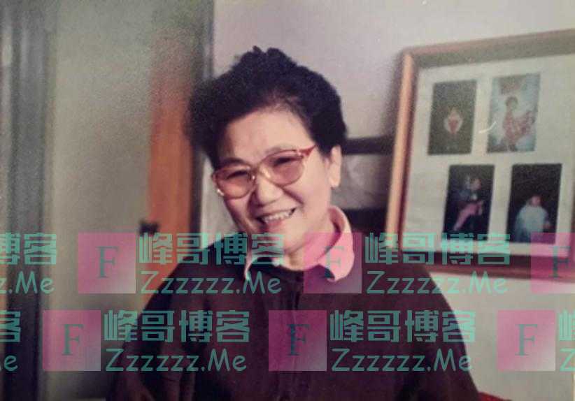 1999年那晚，艺术家赵丽蓉竟主动选好遗照，穿好寿衣，祈求安乐死