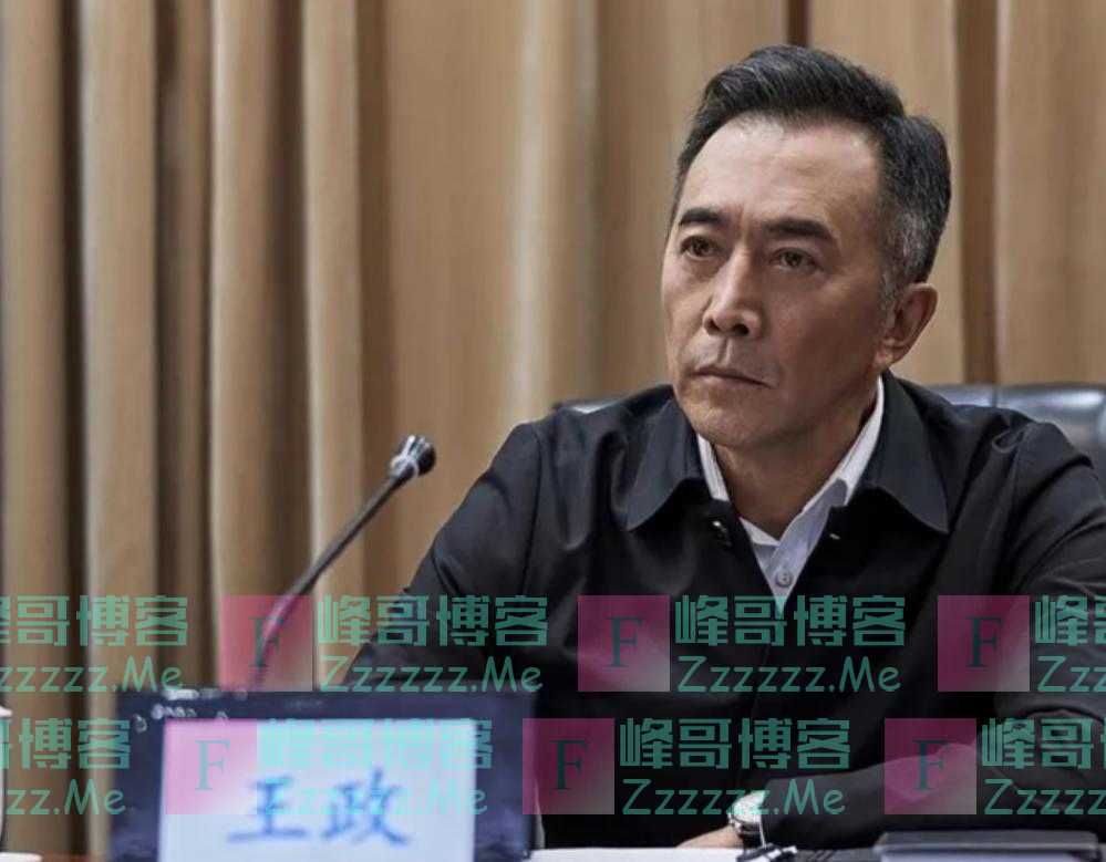 演员郑晓宁：爱慕萨日娜20年，两度娶娇妻，62岁下场太凄惨