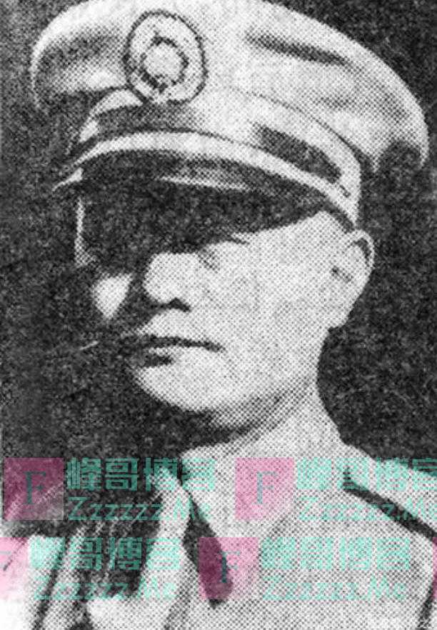 1948年，我军俘虏敌军司令，毛主席批示：务必给其戴上镣铐