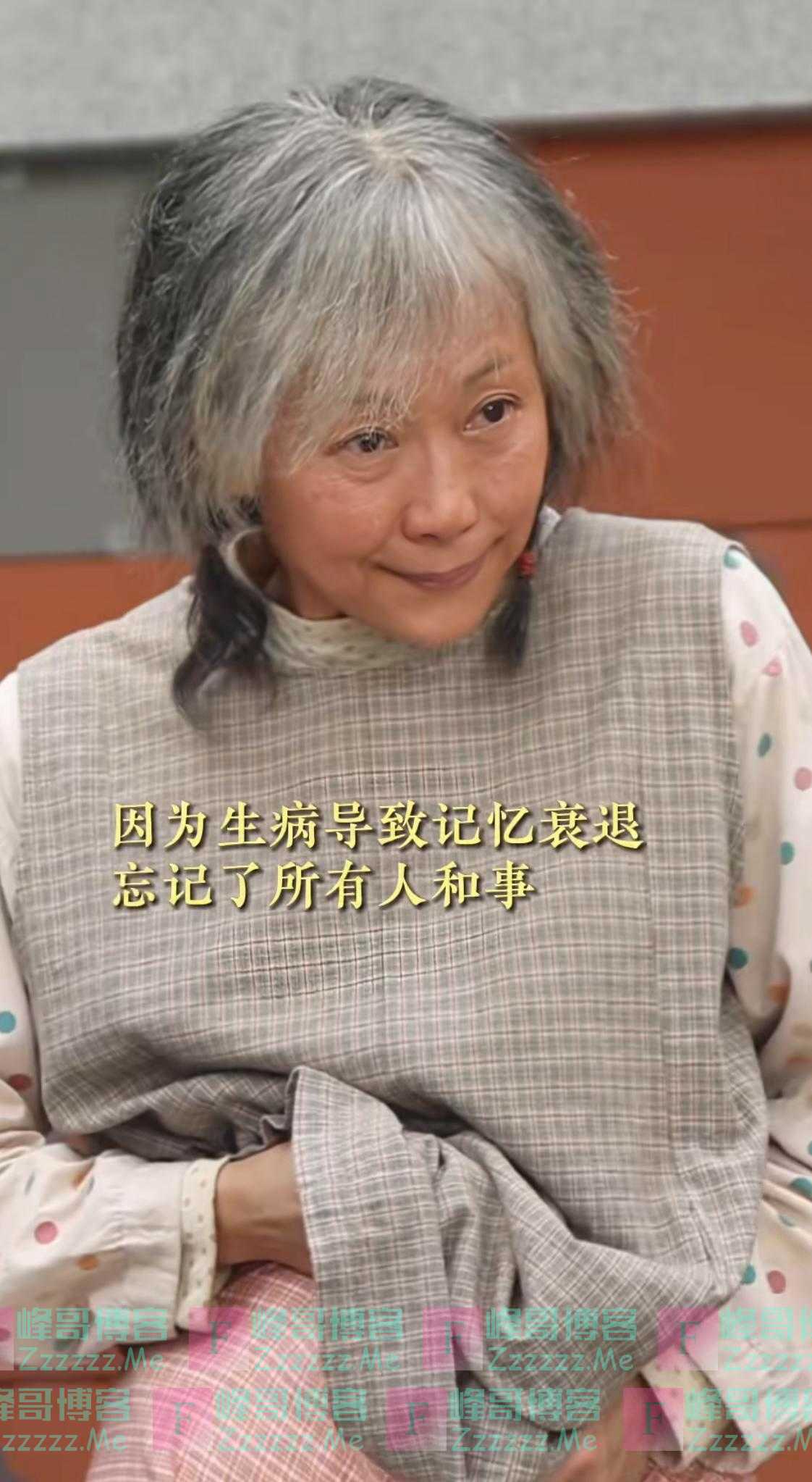 70岁的刘晓庆与74岁的王馥荔对比 自然衰老与医美衰老差距很明显