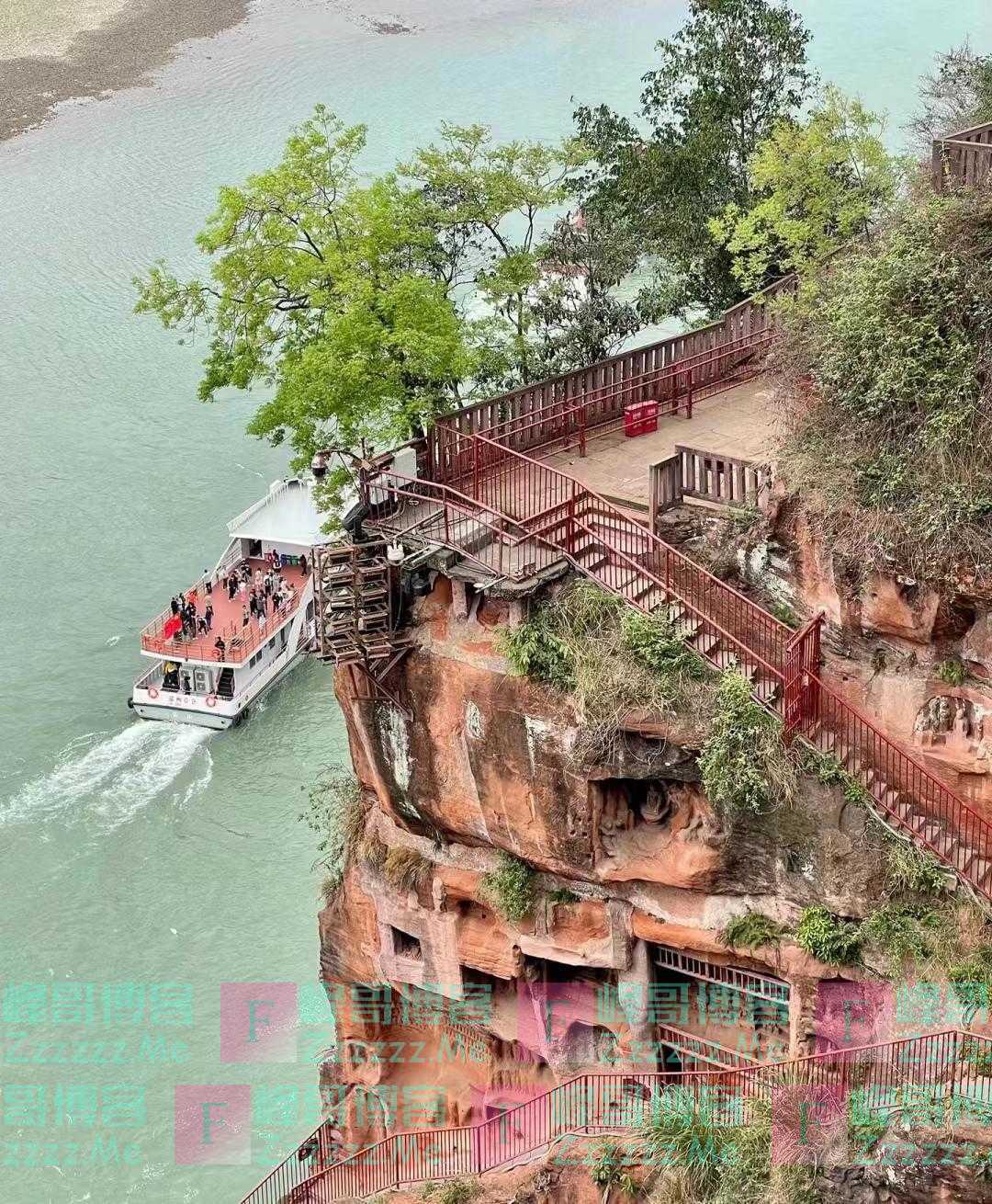 四川夏天的山水简直一绝，开始摇人去探索