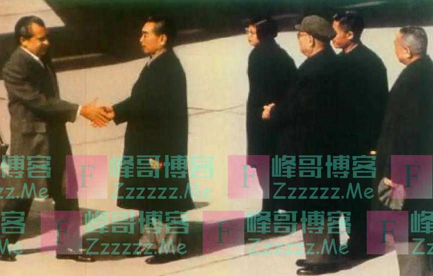 对于台湾问题，1977年邓小平曾霸气警告美国：你们只有两个选择