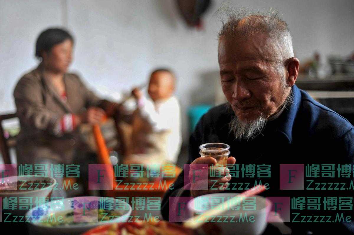 年龄越大，越要戒酒吗？医生：60岁以后，谨记“2喝、3不喝”