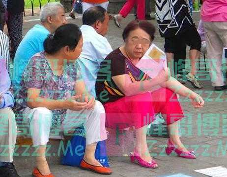 我53岁，丁克22年一直被丈夫疼爱，晚年时才发现他早已四世同堂