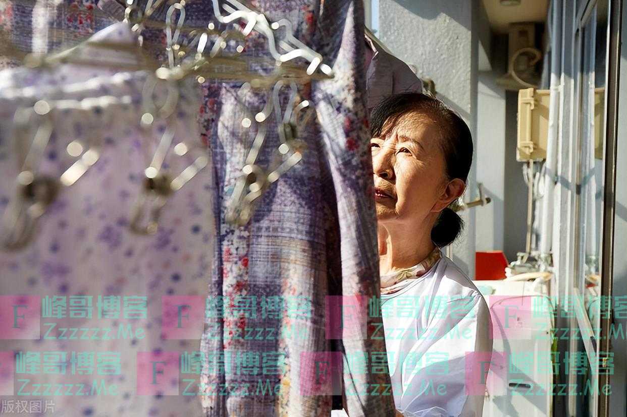 我58岁，晚年和初恋搭伙，对方每月给我6千，我却一天都不想过了