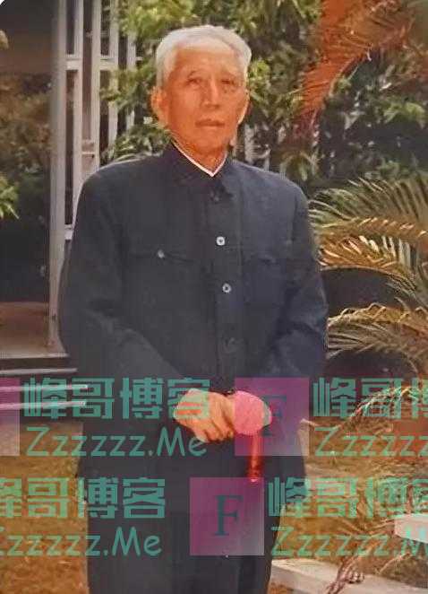 苏联宣布解体，王震感慨：我们都误解主席了，他至少比我们早看50年