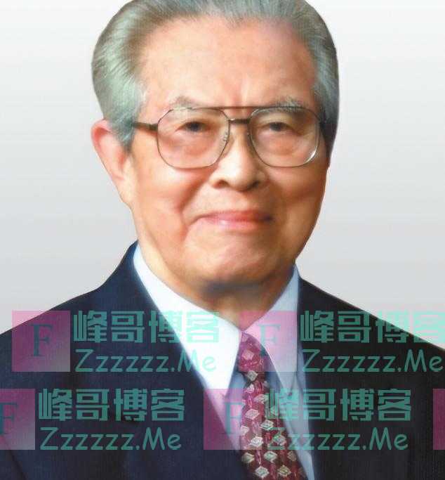 他曾任国务院副总理，1976年接替被审查的乔冠华，担任外交部部长