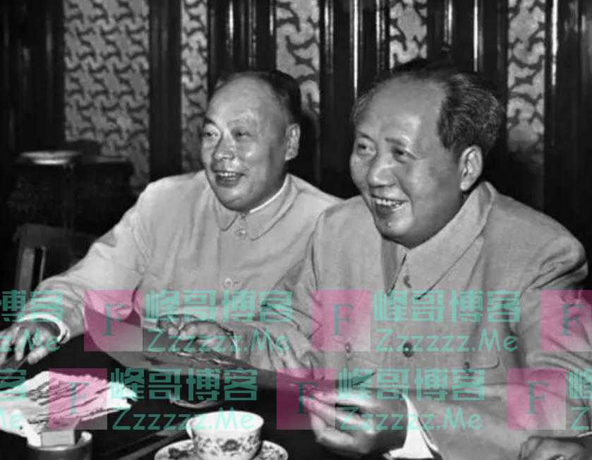 1955年大授衔，周总理问一位红色特工说：你要中将还是上将