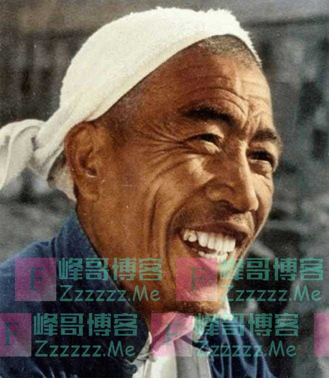 1986年陈永贵追悼会上，华国锋盯着遗体发呆，嘴里反复说着一句话