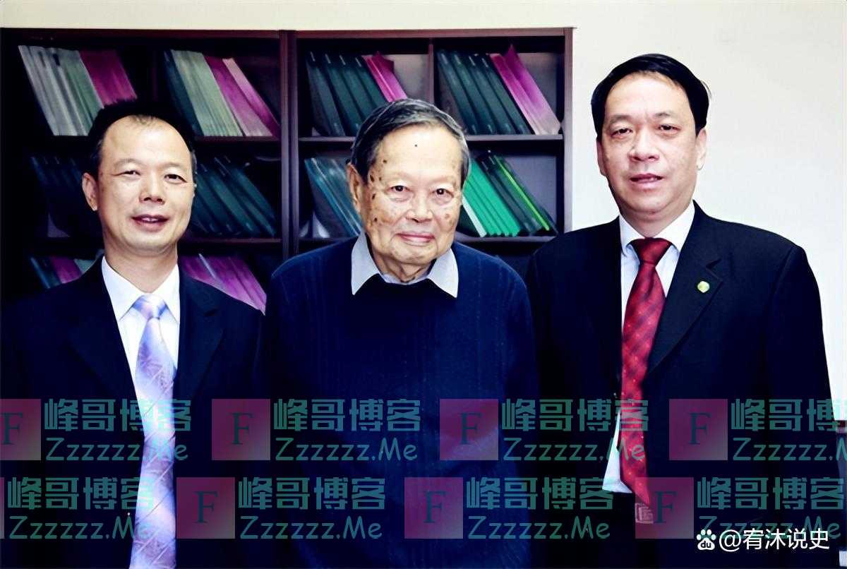 杨振宁如何称呼翁帆的父母？一共6个字，既不失体面又显高情商