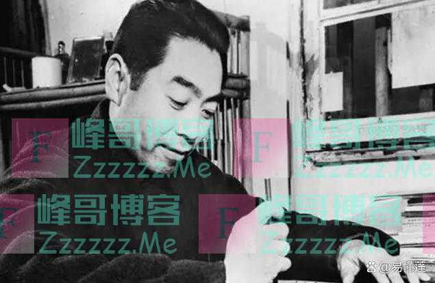 1966年周总理到二外开会见大字报：她看不起我，给我倒水有什么用